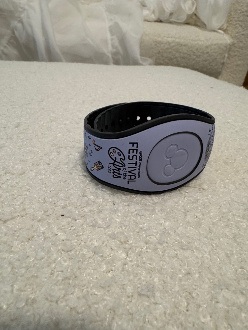 Disney Festival of the Arts Lavender limited edition MagicBand with Black Trim